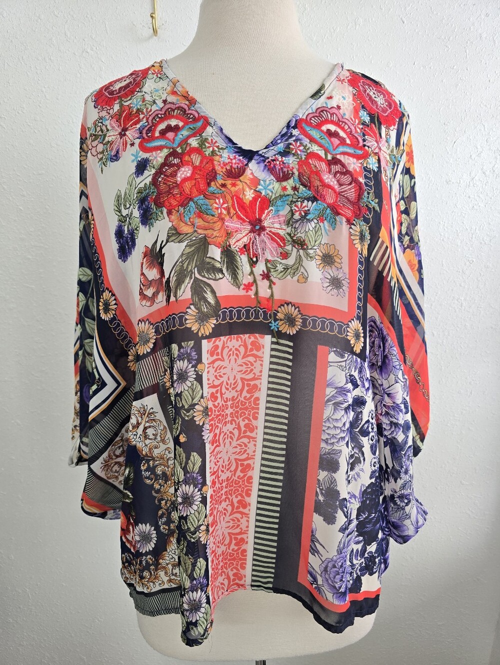 Savanna Jane Patchwork Pattern Embroidered Florals Top Size Medium Oversized